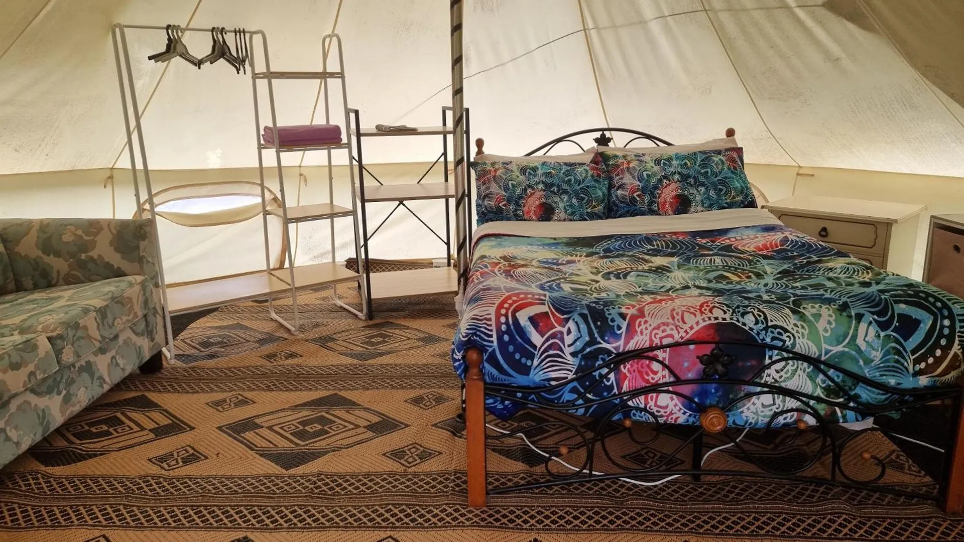 Linga Longa Spiritual Glamping Retreat Hotel Curra
