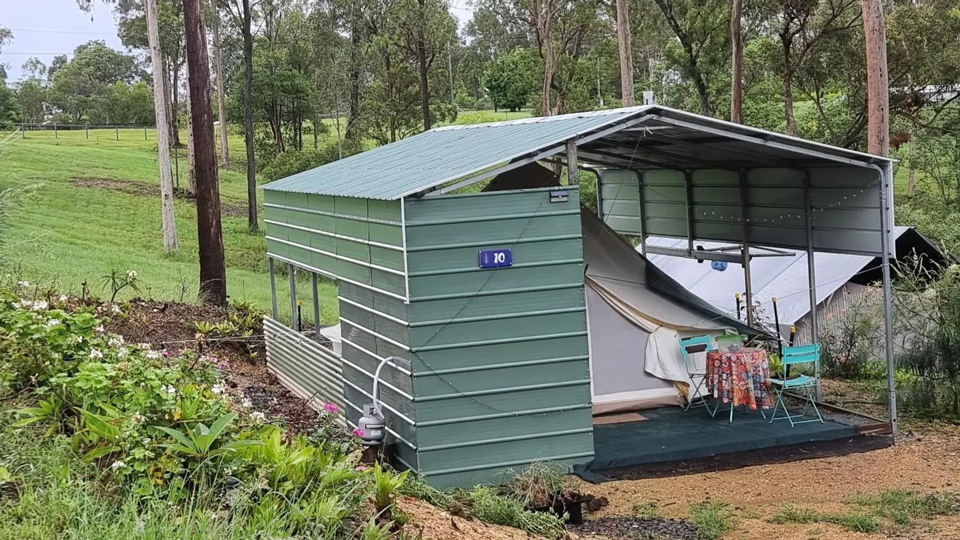 Luxury tent Linga Longa Spiritual Glamping Retreat Hotel Curra